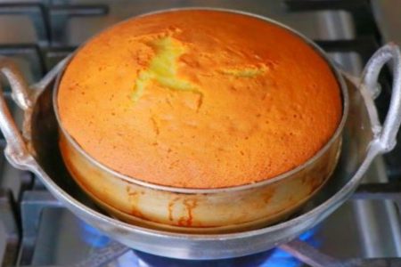 ഓവനും വേണ്ട ബീറ്ററും വേണ്ട ചീനച്ചട്ടിയിൽ ഒരു അടിപൊളി കേക്ക്; ബേക്കറി രുചിയിൽ സോഫ്റ്റ്‌ സ്പോഞ്ച് കേക്ക്.!! | No Oven No Cooker Simple Sponge Cake Recipe