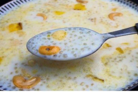 വിരുന്നുക്കാരെ ഞെട്ടിക്കാനിതാ ഒരു സൂപ്പർ മധുരം.!! പാലും നേന്ത്രപ്പഴവും കൊണ്ട് അസാധ്യ രുചിയിൽ ഒരു ഹെൽത്തി പായസം.!! | Tasty Chowari Payasam Recipe