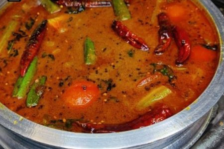 മറ്റു കറികളൊന്നും വേണ്ട കുറച്ച് തക്കാളി ഉണ്ടെങ്കിൽ വീട്ടിൽ ഉണ്ടാക്കിയെടുക്കാൻ പറ്റുന്ന നല്ലൊരു ലഞ്ച് റെസിപ്പി. Special tomato rasam recipe