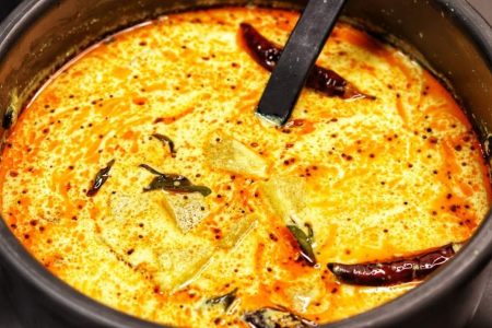 കുമ്പളങ്ങ കൊണ്ട് നല്ലൊരു പുളിശ്ശേരി തയ്യാറാക്കാം . Ash guard pulisseri recipe