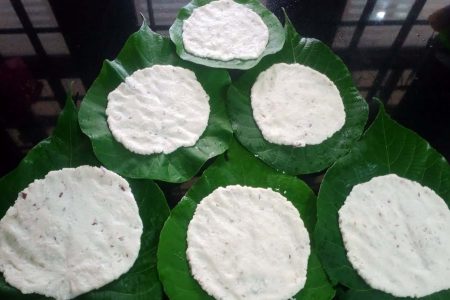 ഒരു കപ്പ് അരിപ്പൊടി മാത്രം മതി നമുക്ക് ഇലയിൽ ഉണ്ടാക്കിയെടുക്കാം തേങ്ങാപ്പത്തിരി Tasty coconut pathiri recipe
