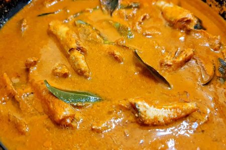 ഒരു വ്യത്യസ്തമായ സ്റ്റൈലിൽ തന്നെയാണ് തിരുവനന്തപുരം മീൻ കറി തയ്യാറാക്കുന്നത് Trivandrum special fish curry